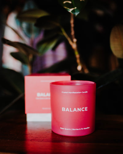 Balance Crystal Manifestation Candle - Berries & Fir Needles